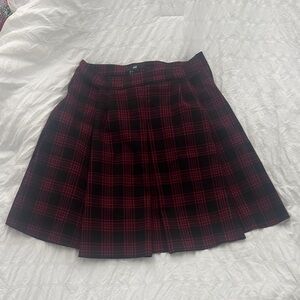 H&M Black and Red Checkered Skater Skirt